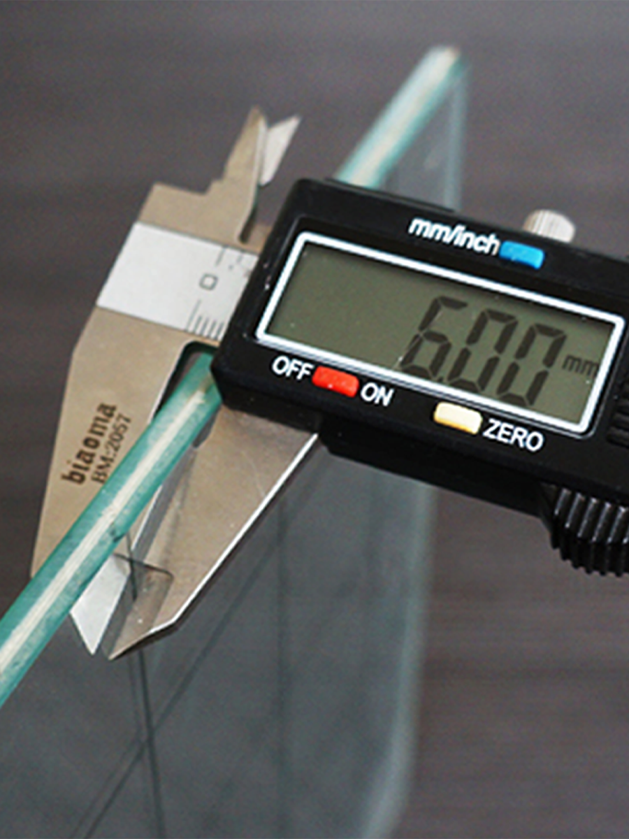 玻璃挡烟垂壁--夹丝玻璃 玻璃挡烟垂壁(夹丝玻璃)