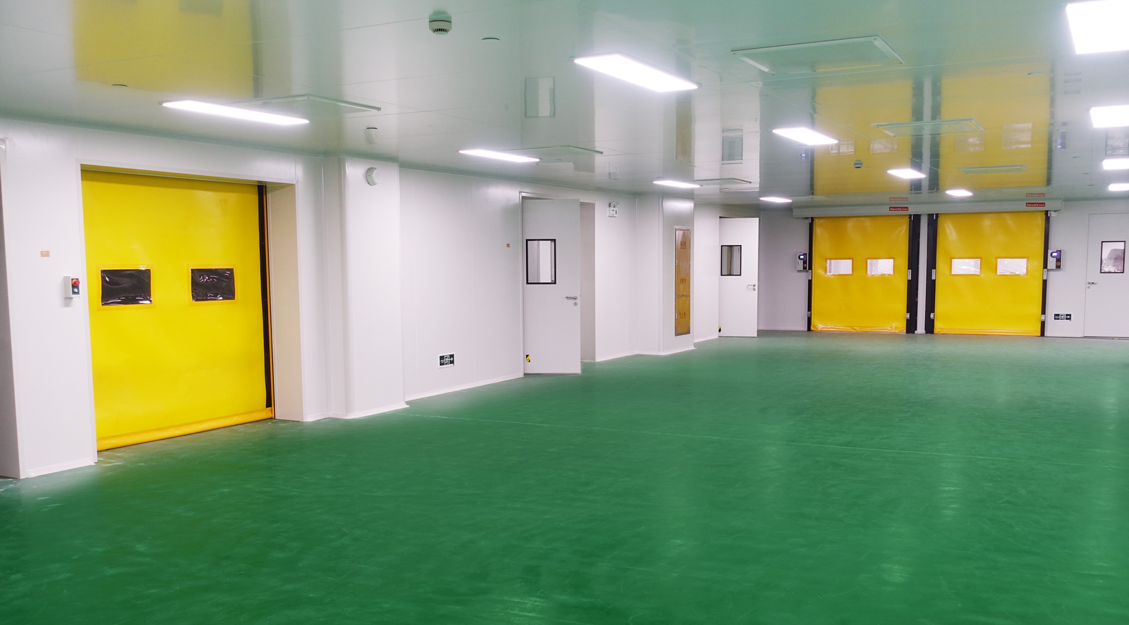 新恒邦防撞快速卷帘门