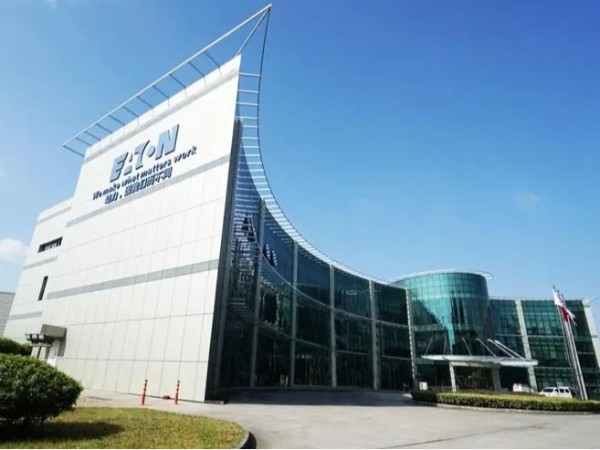 开云网页版登录入口为伊顿电气(苏州)有限公司提供PVC快速卷帘门